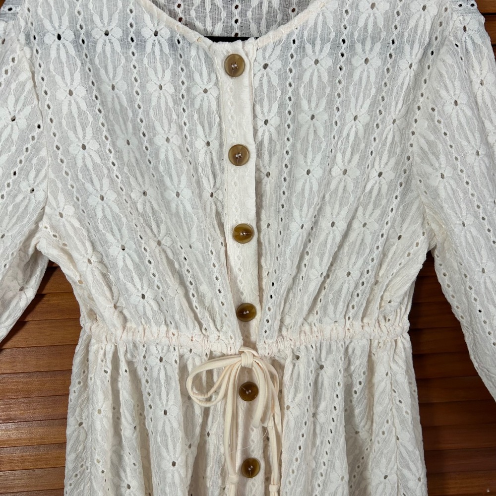 Women's Boho Cream Eyelet Lace Button  Peplum Blouse Drawstring Waist Medium - Picture 3 of 6